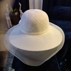 Elegant White Women's Sun Hat